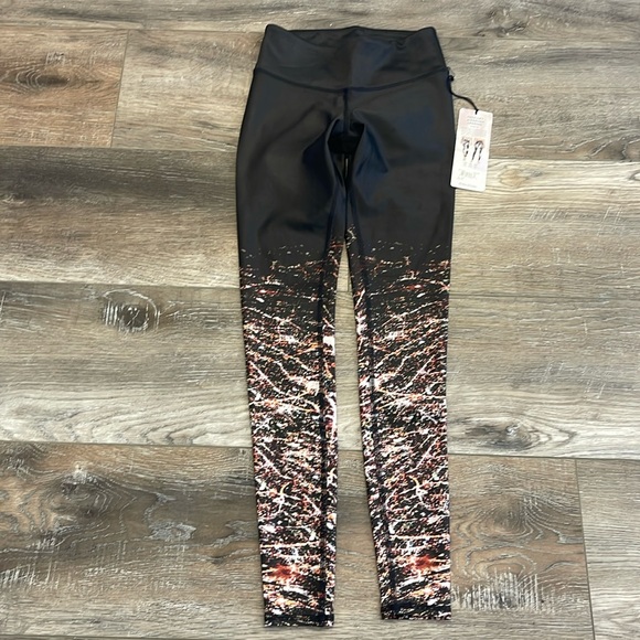ALO Yoga Pants - Alo Yoga leggings NWT size XS